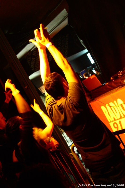 TAKE CONTROL (SHADOWBOX 10TH ANNIVERSARY) - Pátek 22. 5. 2009